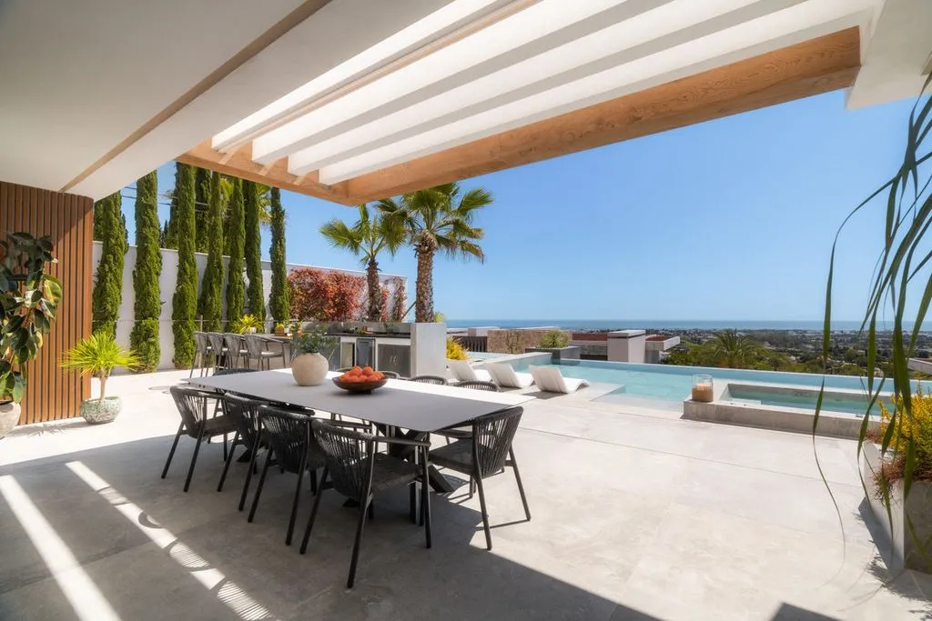 Terrass - Luxury Villa with Spa in La Quinta