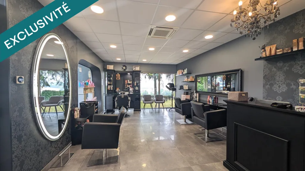 Pièces - Salon de Coiffure avec Jardin à Castelnau sur Gupie