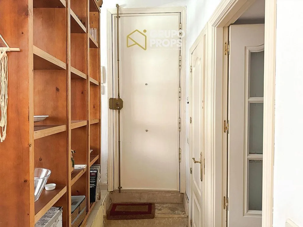 Entrée - Duplex with Patio in Palacio, Madrid