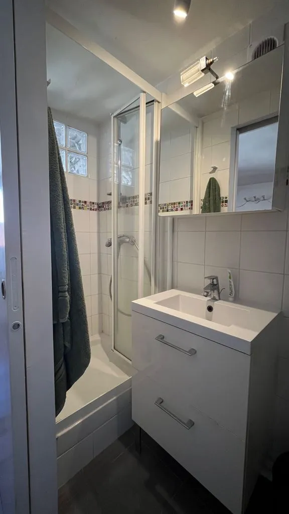 Salles de bain - Studio Meublé dans le 10ème Arrondissement