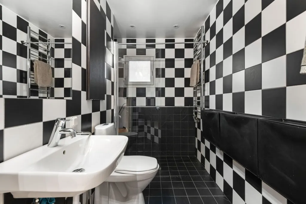 Salles de bain - Unique Apartment with Terrace in Kista