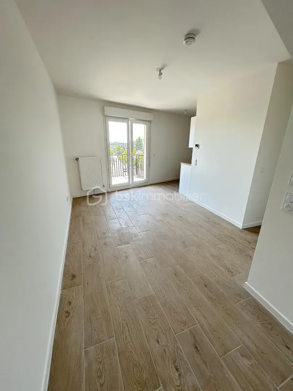 Living Room - New 3-Piece Flat with Balcony near RER A