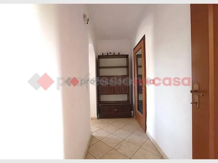 Esik - Apartment with Balcony in Lanuvio