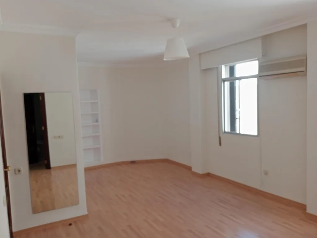 Pièces - Spacious Apartment with Terrace in La Florida