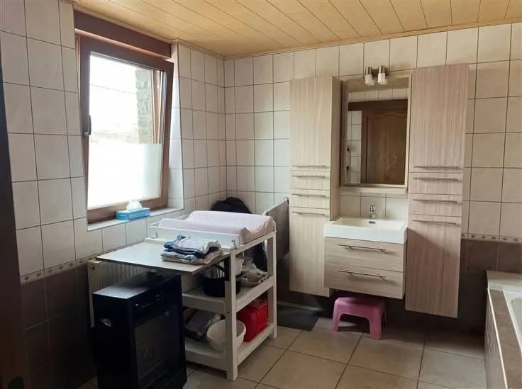 4 magamistoaga maja asukohas Juseret