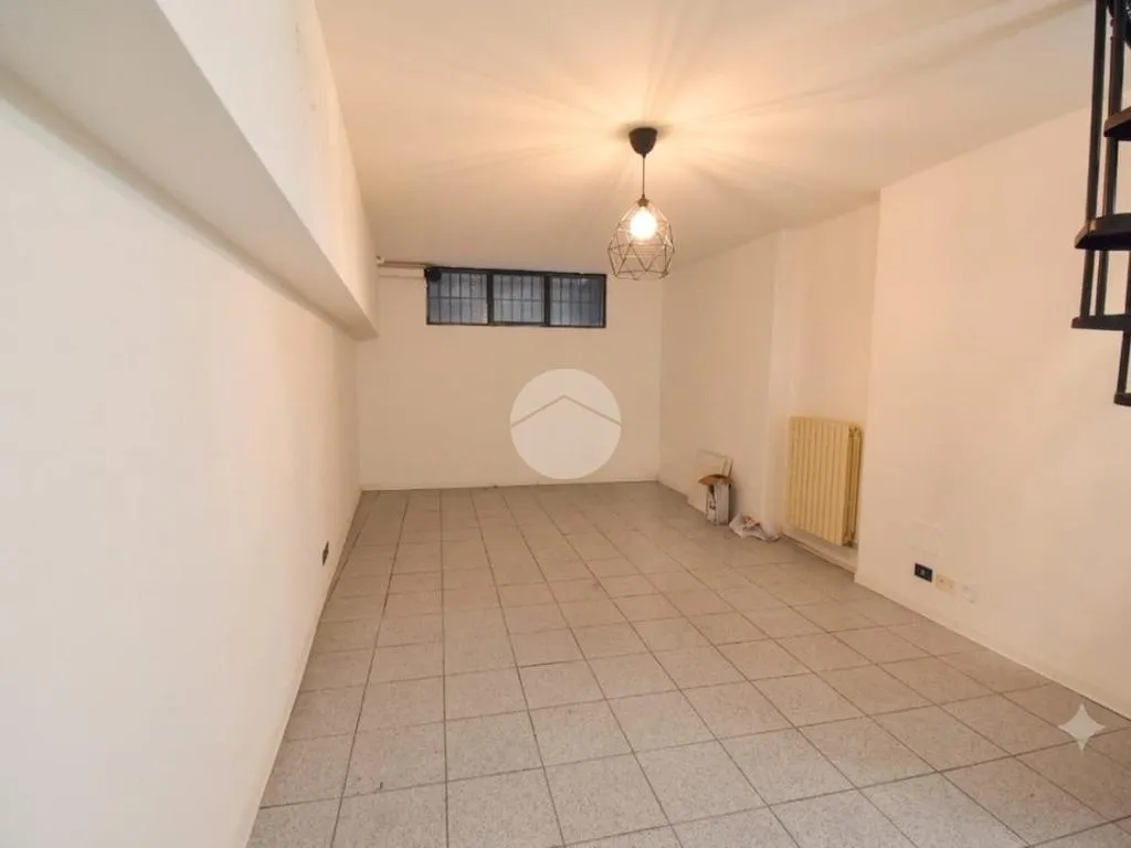 Stanze - Two-Bedroom Apartment with Private Portico in Vimercate