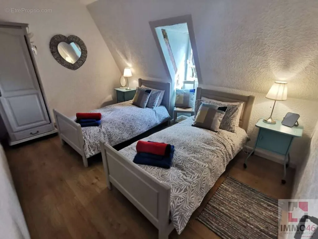 Chambres - Maison avec Piscine et Jardin à Alvignac