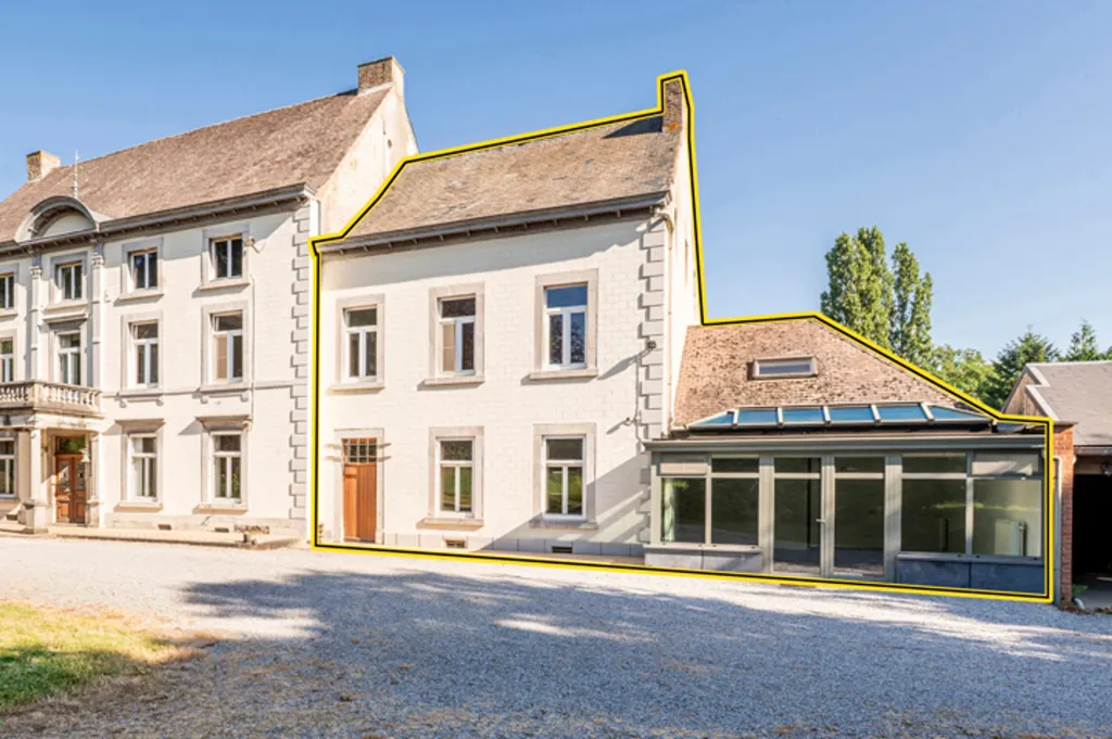 Extérieur - Manoir à Rénover avec Jardin à Avernas