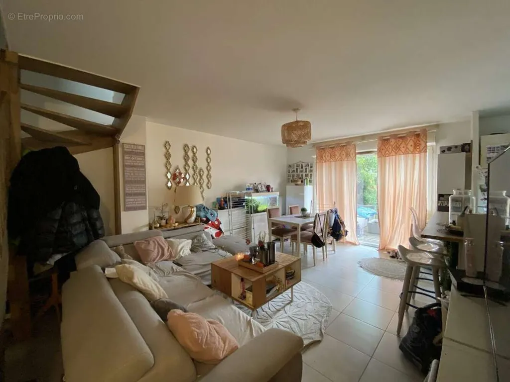 Soggiorno - Duplex Apartment with Garden in Pessac