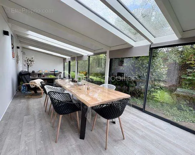 Salle à manger - Maison avec Pavillon Secondaire à Rosoy