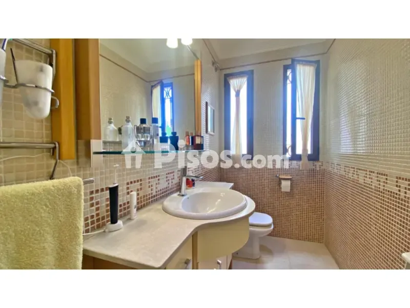 Salles de bain - Luxury Chalet with Pool in Alicante Golf