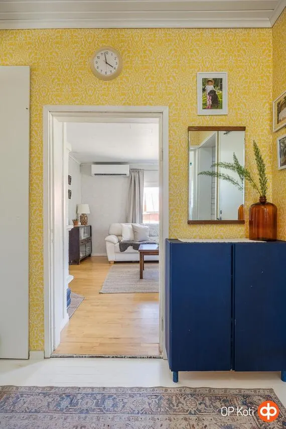 Esik - Spacious Detached House with Garden in Siuntio