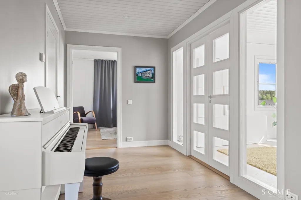 Esik - Modern Villa with Sauna in Tuusula