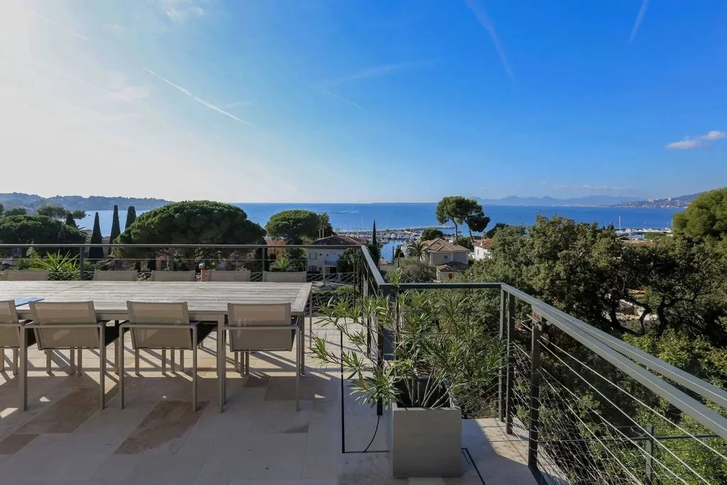Terrass - Luxury Villa with Sea View in Antibes