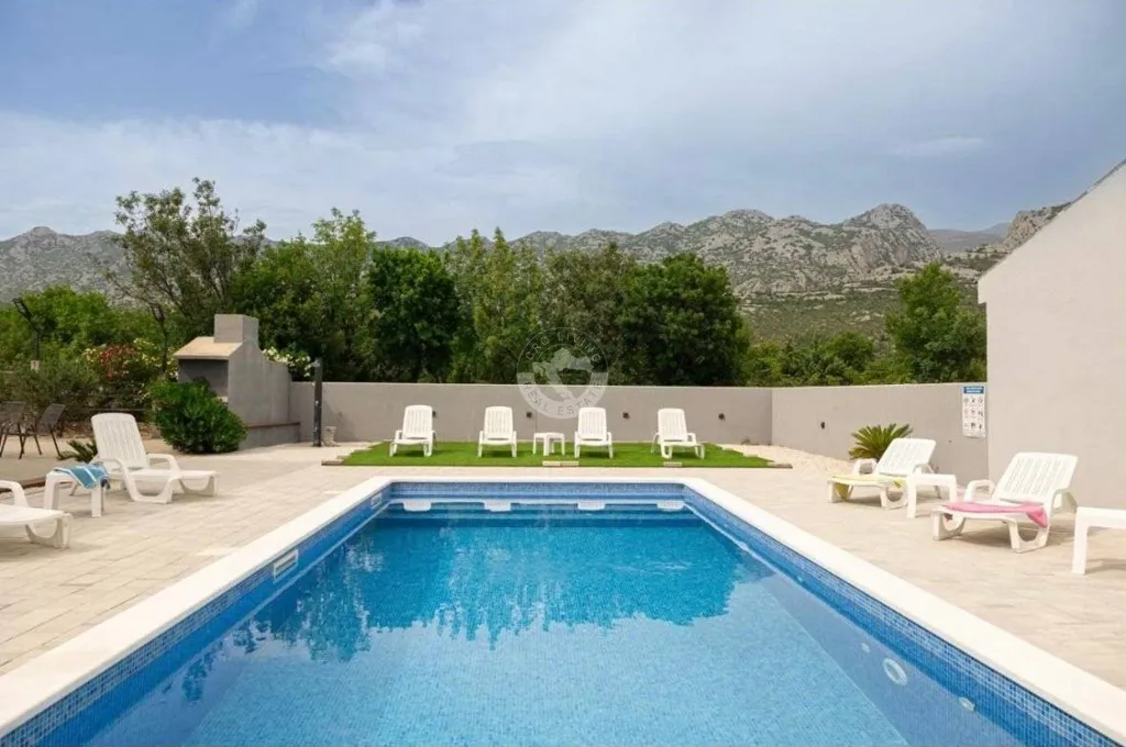 Piscina - Family House with Pool in Starigrad