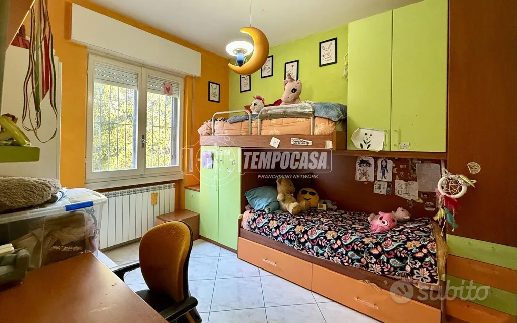 Magamistoad - Spacious 4-Bedroom Apartment with Balconies in Central Area