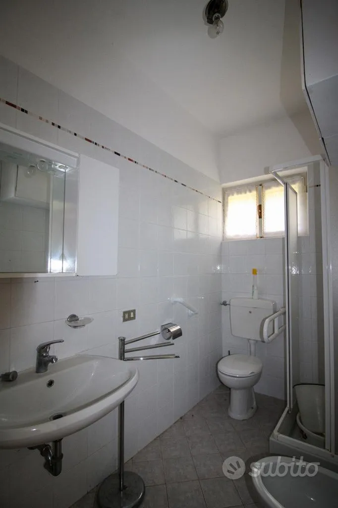 Salles de bain - Trilocale with Balcony in Alta Valle Intelvi