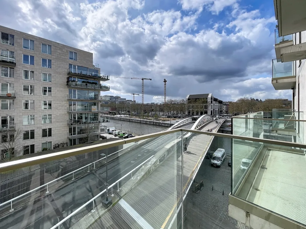 Balcon - Appartement 2 Chambres avec Vue Canal à Bruxelles