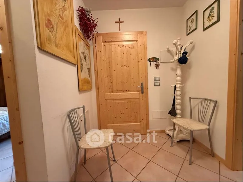 Ingresso - Appartamento con vista montagna a Commezzadura