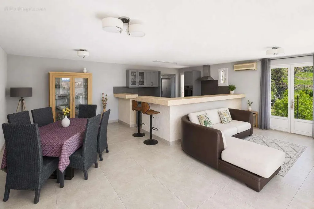 Sala da pranzo - Family House with Pool in Callian