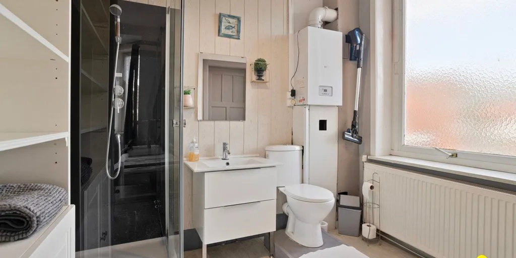 Salles de bain - Appartement Rénové avec Vue Sud au Centre de De Panne