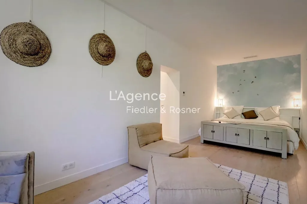 Chambres - Appartement Luxe avec Vue sur Place des Lices à Saint-Tropez