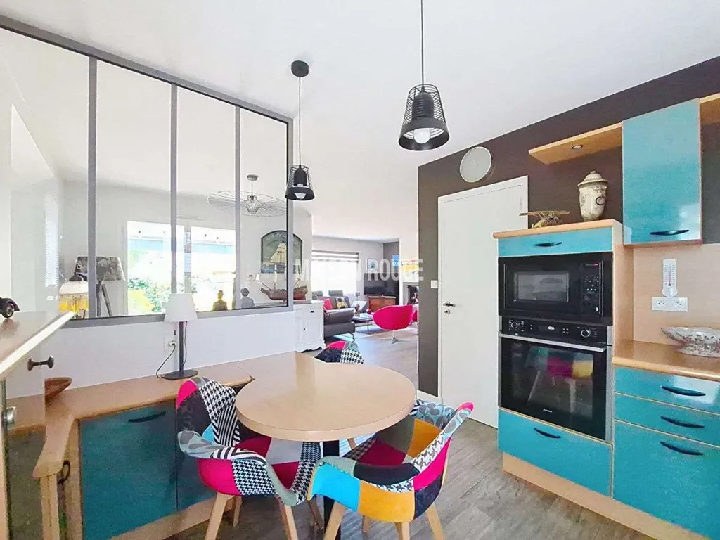 Cuisine - Maison de Luxe avec Piscine à Ploueren