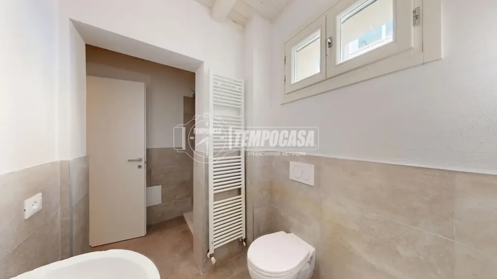 Salles de bain - Modernised Flat with Cabined Bedroom in Carpi