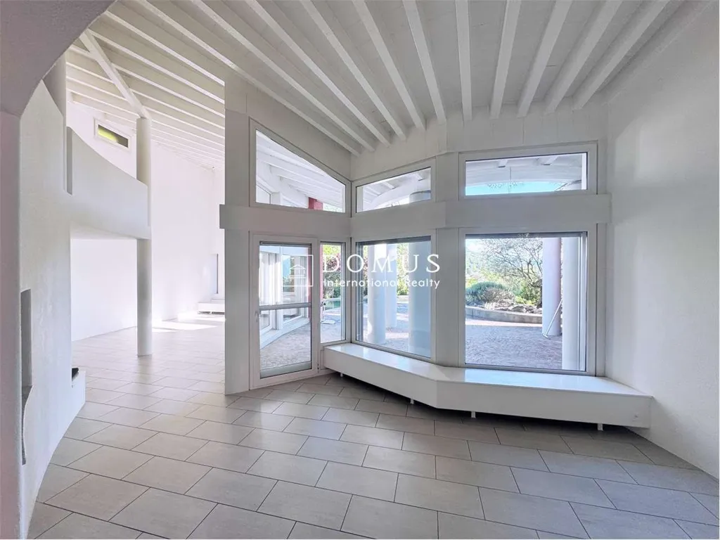 Hallway - Iconic Villa with Panoramic Views in Cadro