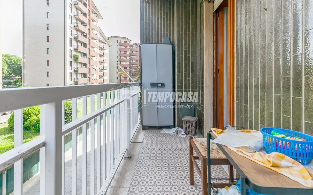 Balcon - Trilocale with Condominium Playground in Milan