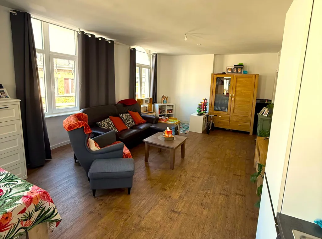 Séjour - Appartement Rénové avec 2 Chambres à Dinant