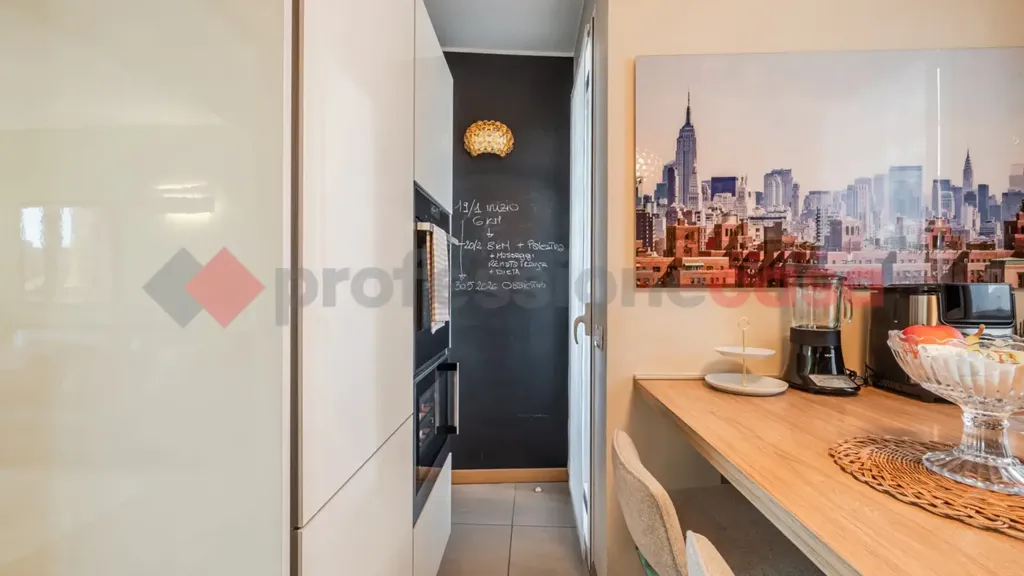 Cucina - Modern 3-Bedroom Apartment in Buccinasco