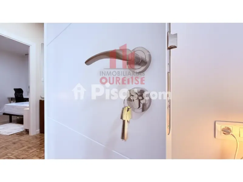 Esik - Student-Friendly Flat with Balcony in A Ponte
