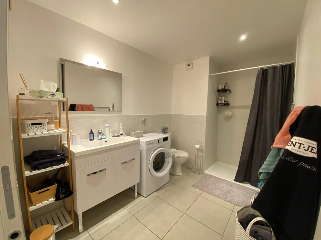 Bagni - Modern Flat with Balcony in Valence