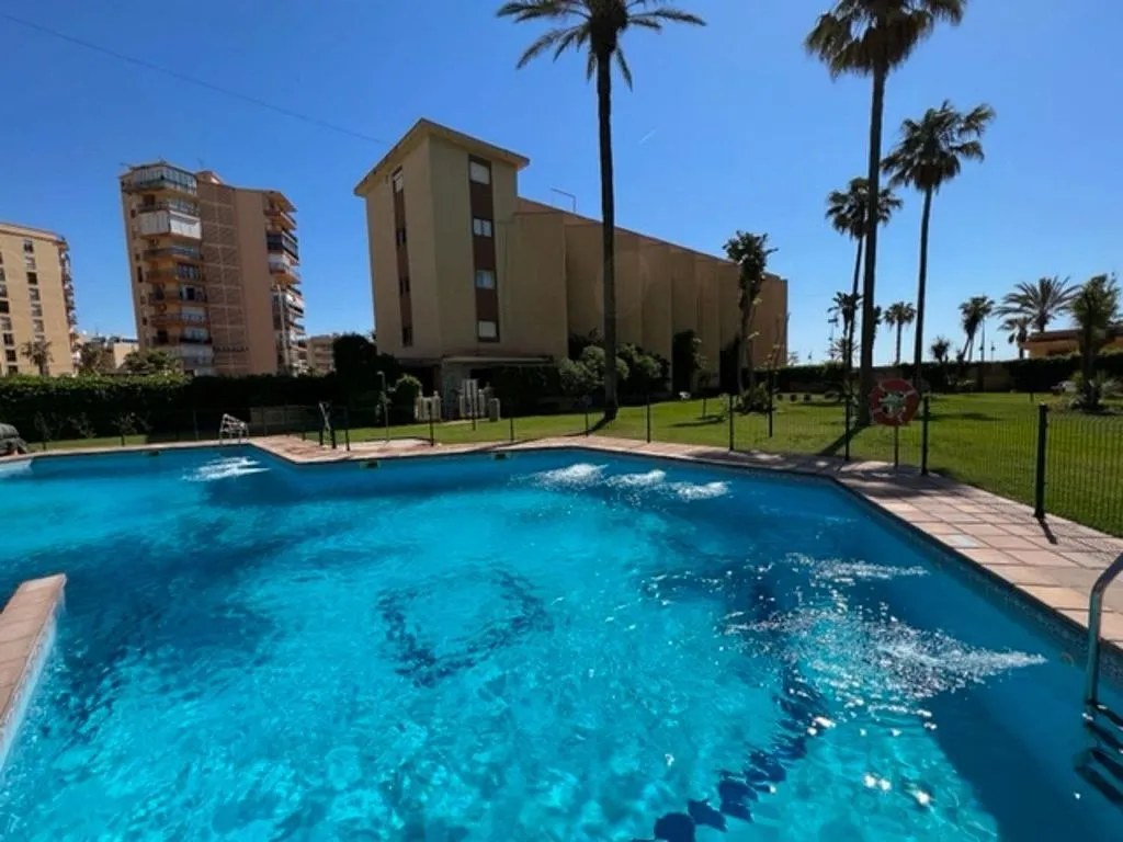 Bassein - Beachfront Apartment with Pool in Playamar