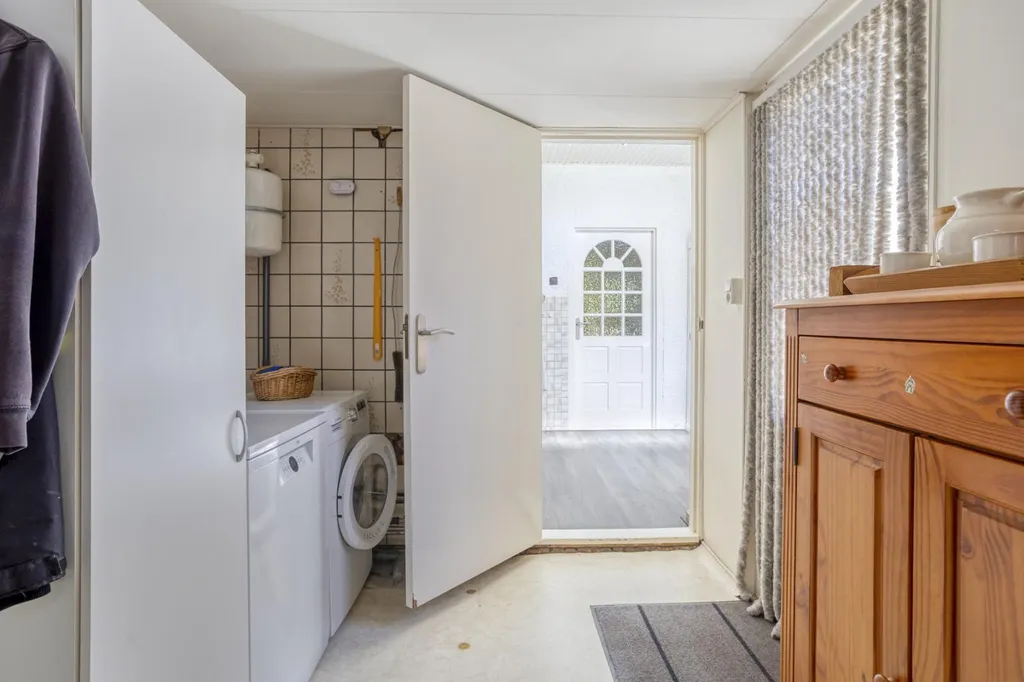 Buanderie - Corner House with Solar Panels in Oude Pekela