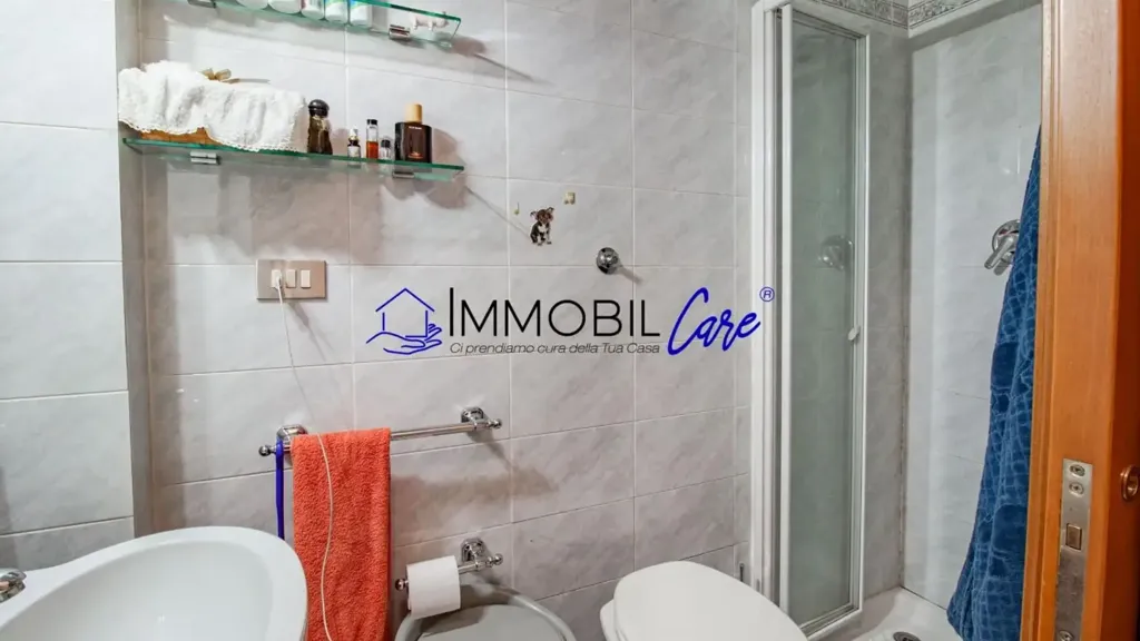 Salles de bain - Spacious Apartment with Veranda in Livorno