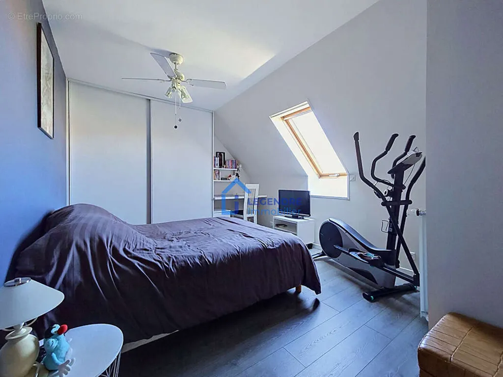 5-toaline maja asukohas Pierrelaye