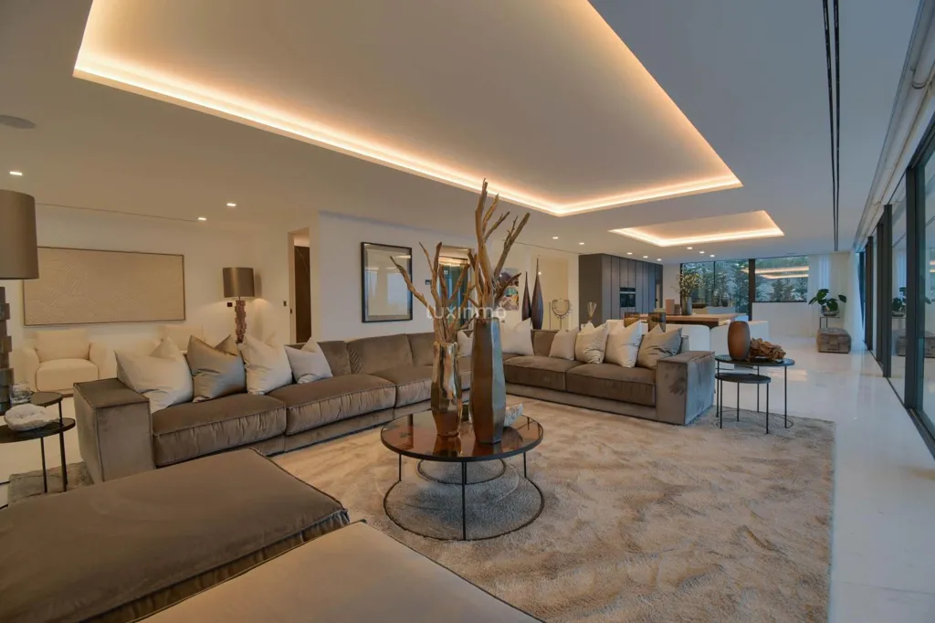 Elutuba - Modern Villa with Sea Views in Ibiza