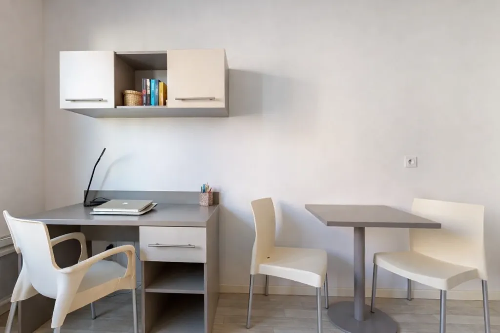 Bureau - Studio Neuf à Perpignan, Proche Commerces