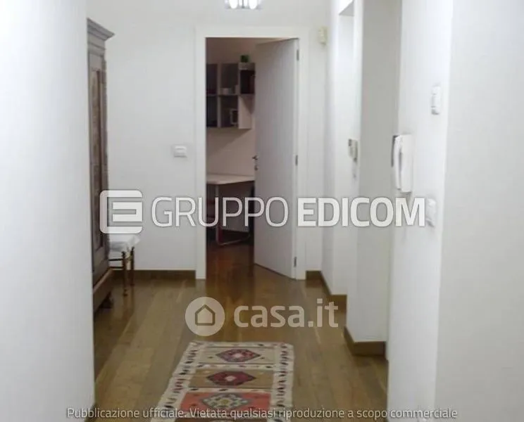Esik - Three-bedroom Apartment with Parking in Mortara