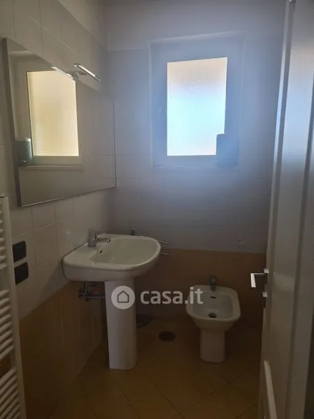Salles de bain - Fully Furnished Triplex with Balcony in Caserta
