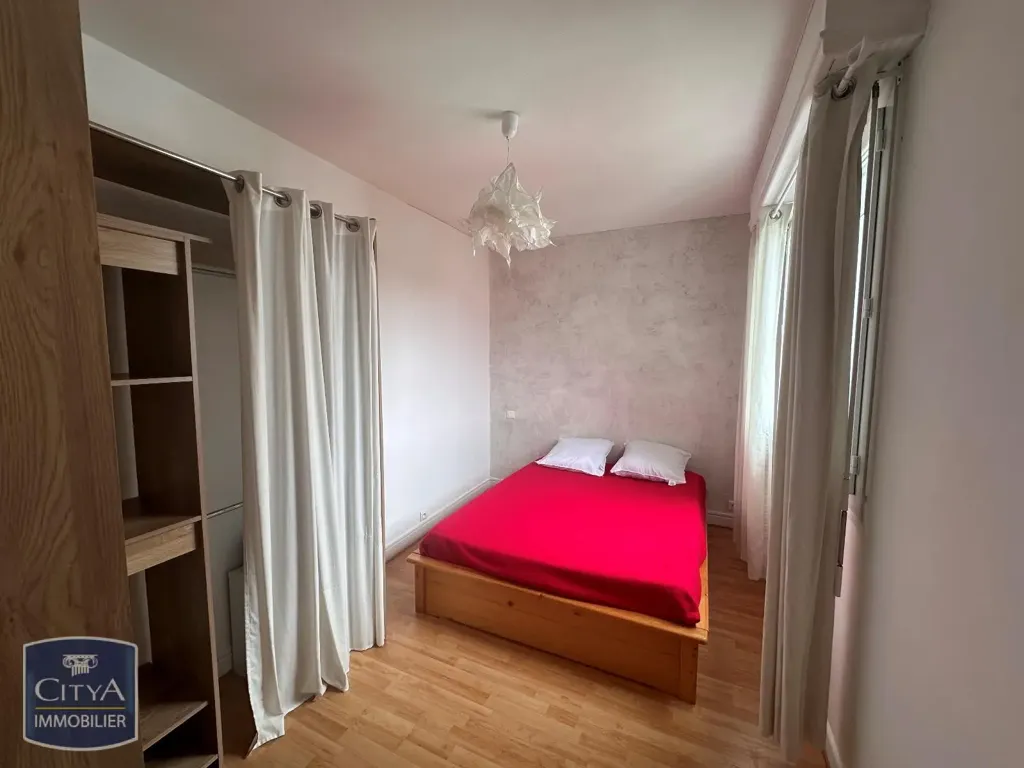 Chambres - Appartement Rénové avec Vue Dégagée à Pau