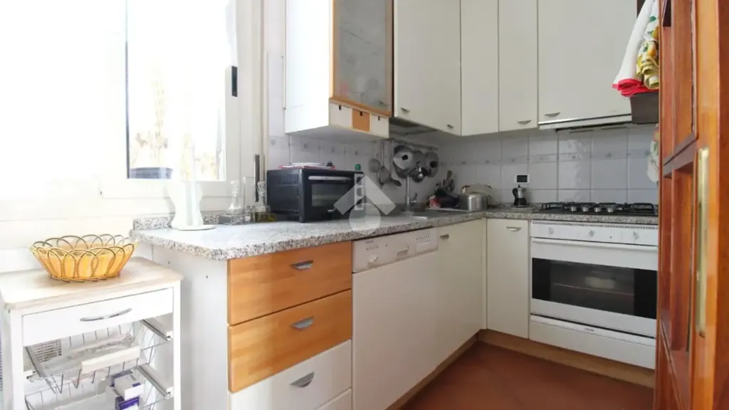 Köök - Central 4-Room Apartment in Sassuolo