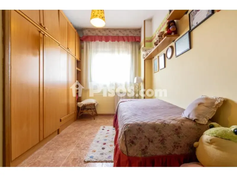 Chambres - Maison 4 pièces à ES