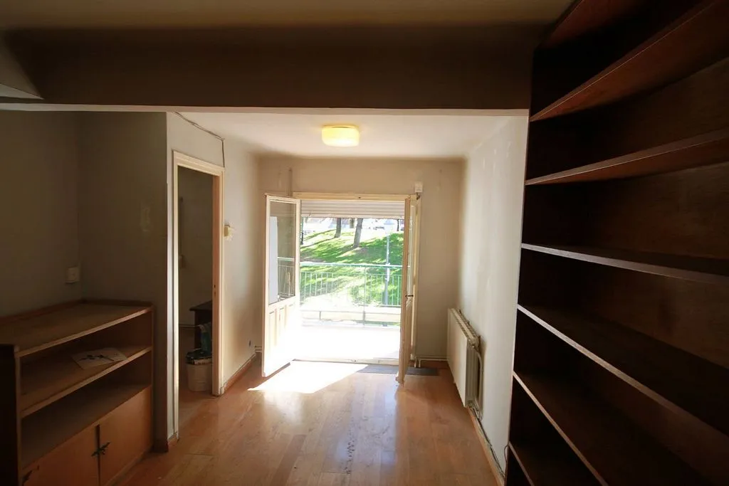 Entrée - Flat for Renovation with Terrace in Aravaca