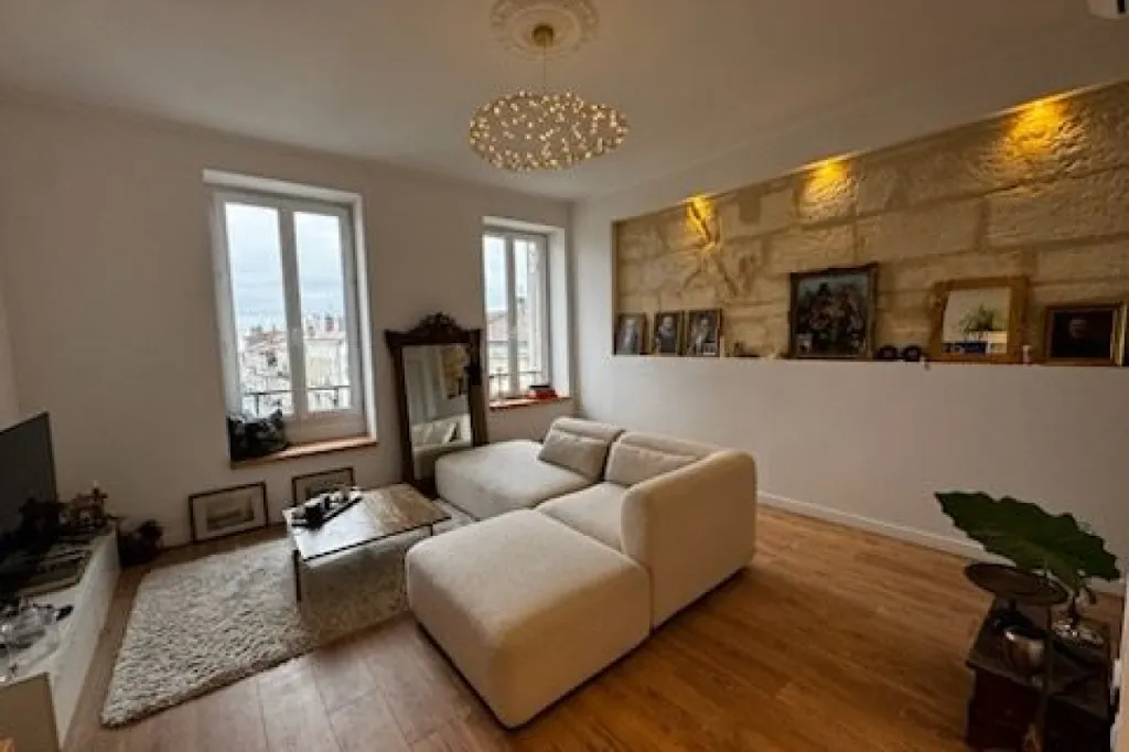 Séjour - Appartement rénové de 2 pièces à Bordeaux