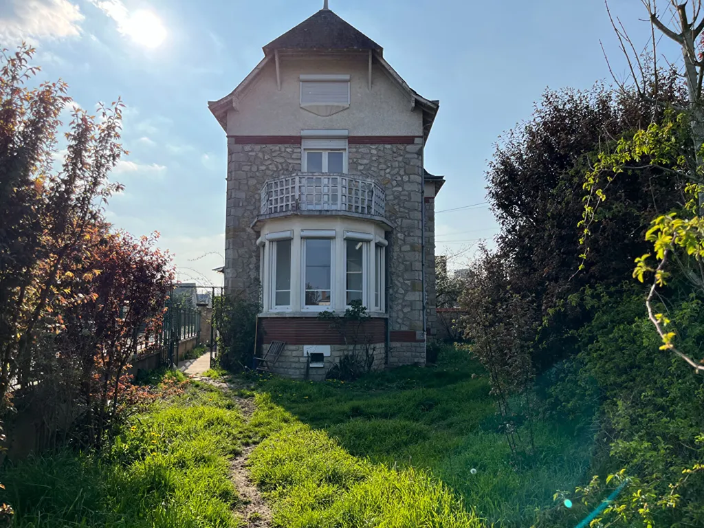 Välivaade - Stone House with Garden in Pithiviers Centre