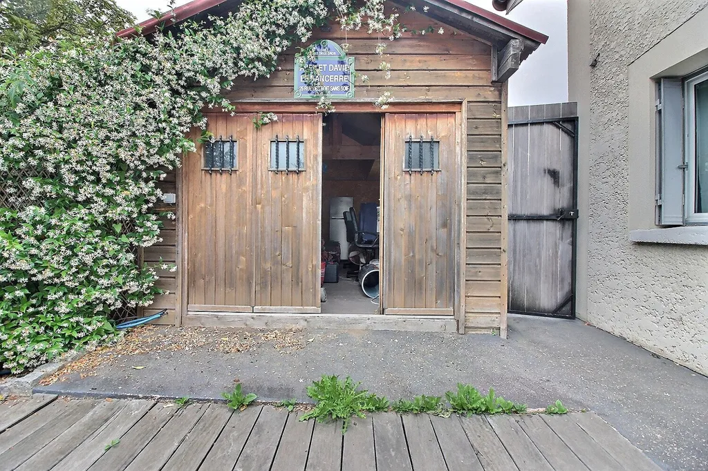 Aed - House with Cathedral Ceiling in Domont