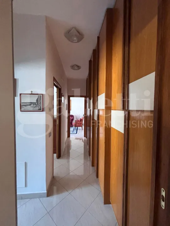 Entrée - Apartment with Balconies in Central Naples